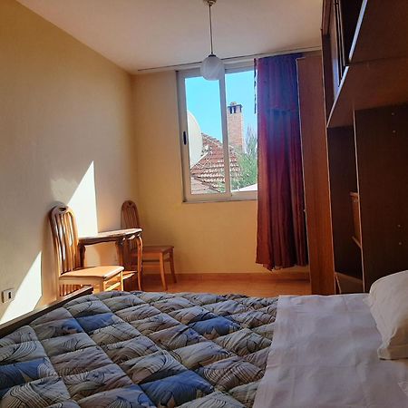 Enki'S Guesthouse ติรานา ภายนอก รูปภาพ