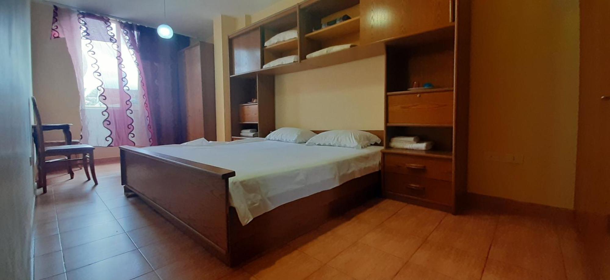Enki'S Guesthouse ติรานา ภายนอก รูปภาพ