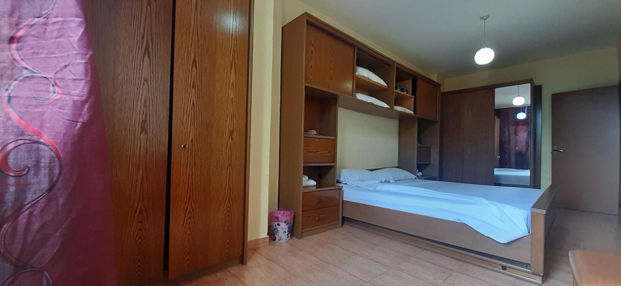 Enki'S Guesthouse ติรานา ภายนอก รูปภาพ